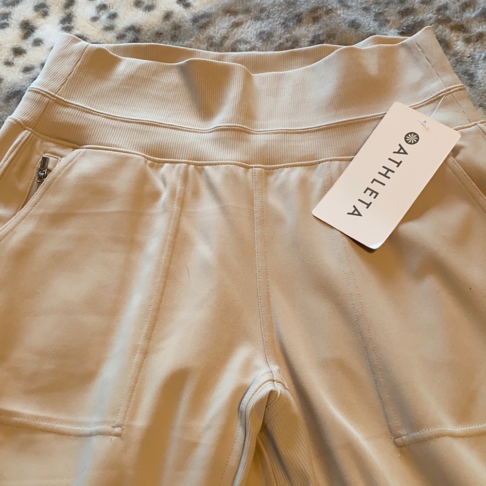 New with tags. Venice jogger. Athleta small